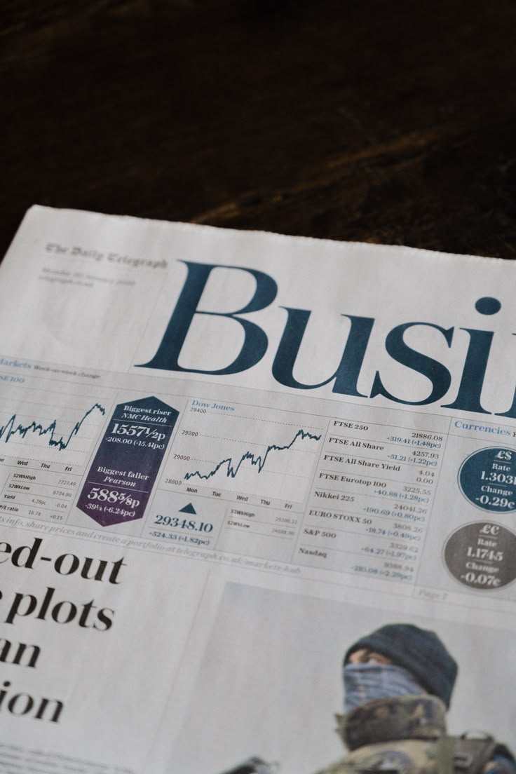 Stock Market Booms Benefit the Rich, Leaving Middle-Class Investors Searching for Alternatives