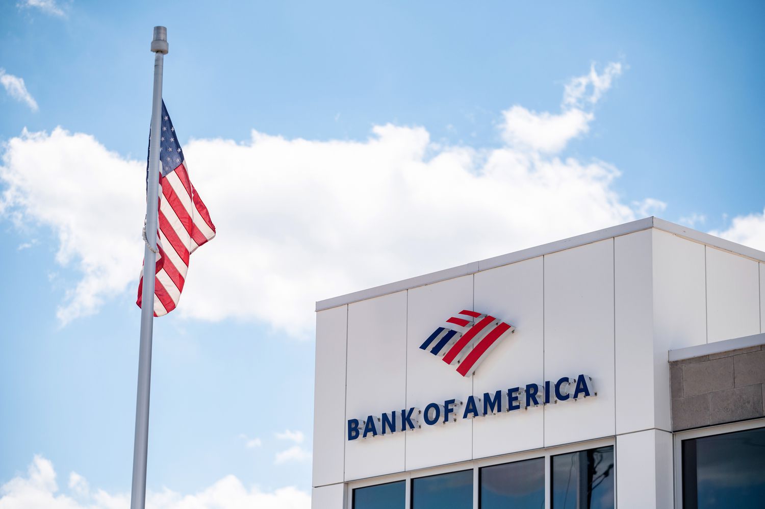 Bank of America home mortgage rates are crucial for first-time buyers to understand. These 7 features explain how loan types costs and credit factors influence repayment.